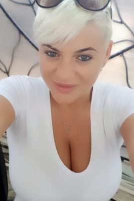 PINK – £200|£250